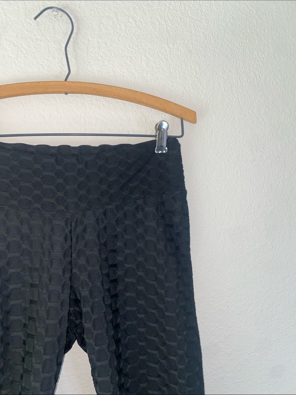 💋Black patterned scrunched leggings!